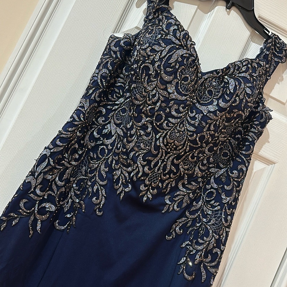 Beautiful Mother of the Bride / Groom Dark Blue Evening Gown Classy and Sequin